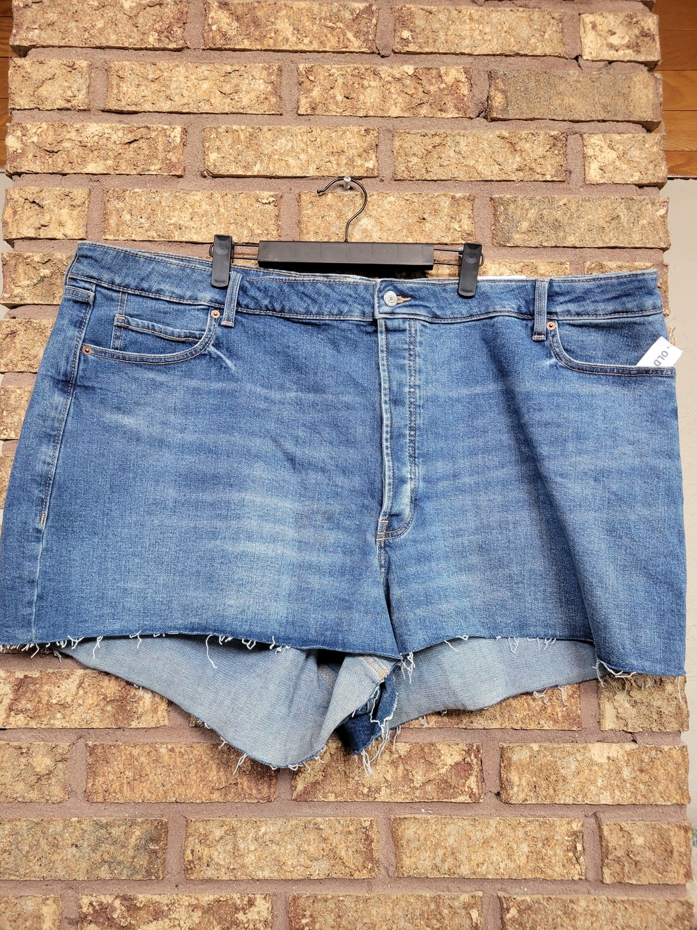 Old Navy Sky-Hi A-Line High Rise Denim Cutoff Raw Hem Shorts Size 28 Plus